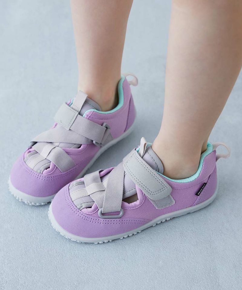 水がたまりにくい 水陸両用 アウトドアサンダル | 子供服の通販